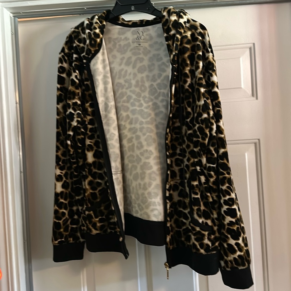 Hooded sweater- Zip up